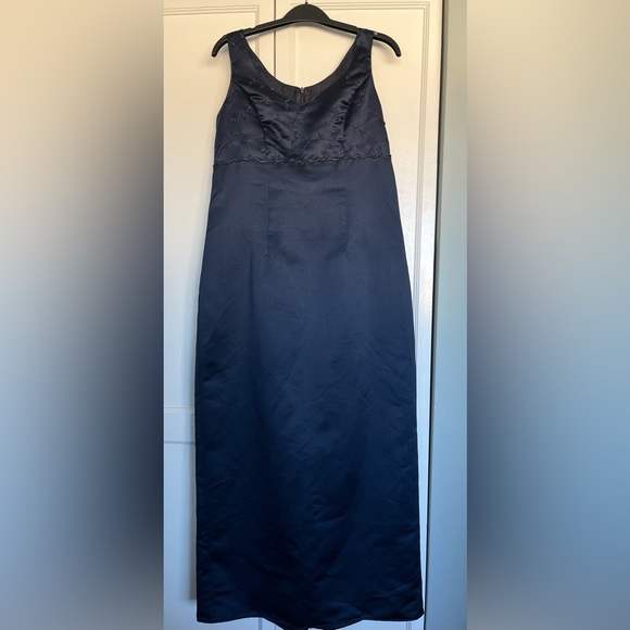 Debbie Cordeiro Designs custom made dress - Picture 5 of 6